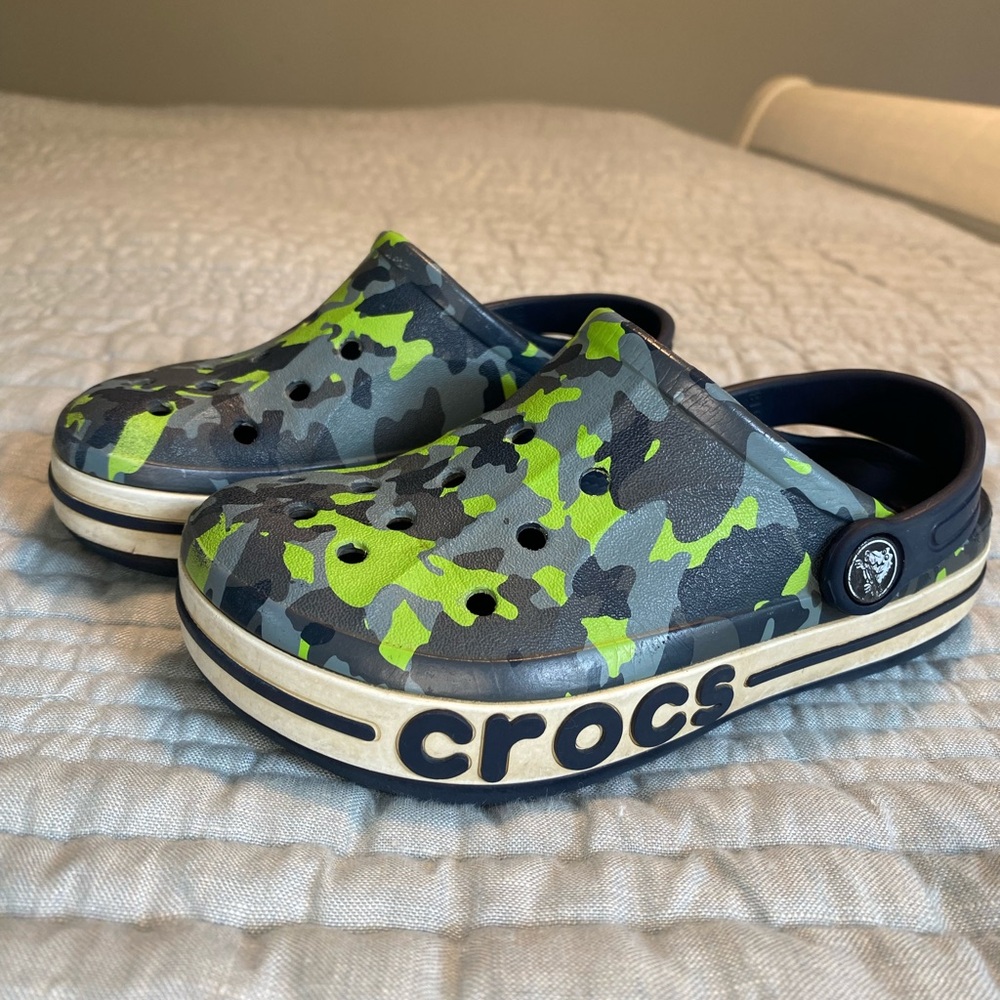 Bogs Bayaband sandals, green/gray camo, size 12